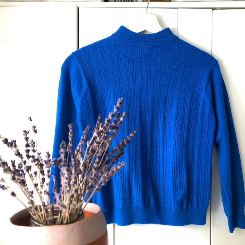 Cute Vintage ‘Après-Ski’ Electric Blue Knit